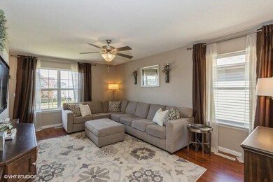 1122 8th St SE, Cedar Rapids, IA 52401 - photo 2