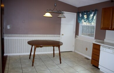 Eat in kitchen