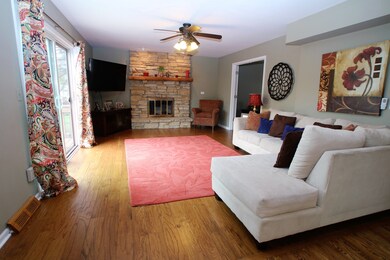 1136 Catalpa Ln, Naperville, IL 60540 - photo 7