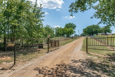 1816 County Road 2391, Alvord, TX 76225 - photo 3