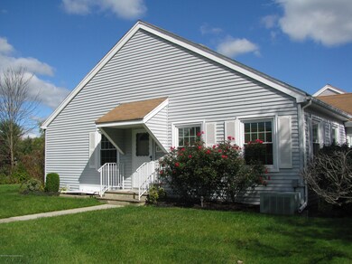 83 Parkway Dr unit F, Freehold, NJ 07728 - photo 4