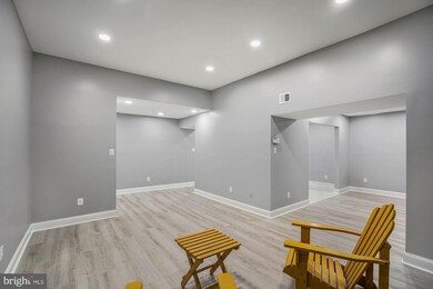 1664 Parkcrest Cir unit 300, Reston, VA 20190 - photo 4