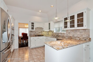 14 Pine Tree Ln, Burr Ridge, IL 60527 - photo 7