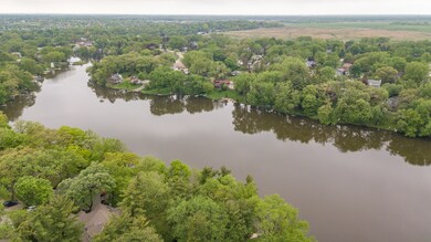 313 Locust St, Lake In the Hills, IL 60156 - photo 3