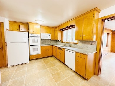 5 Crest Dr W, Dover, MA 02030 - photo 5