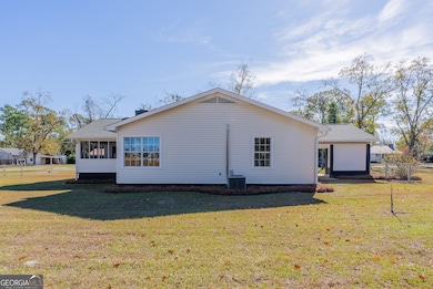 322 Mcgregor St, Blackshear, GA 31516 - photo 4