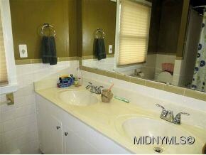 Bath with Double Sinks
