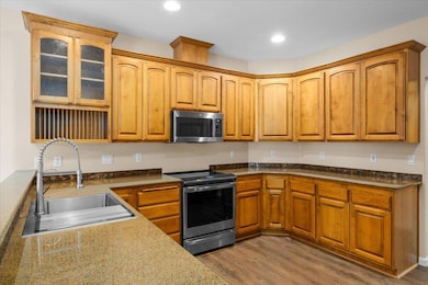 802 Ridgeway Ave, Central Point, OR 97502 - photo 4