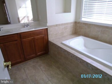 22709 Settlers Trail Terrace unit 11E, Ashburn, VA 20148 - photo 3