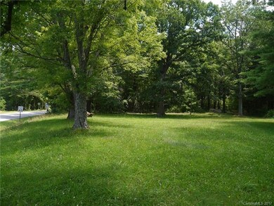 10 Sugarloaf Ln, Hendersonville, NC 28792 - photo 4