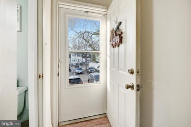 1497 Lowell Ct, Crofton, MD 21114 - photo 3