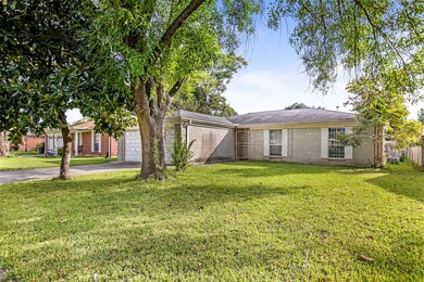 13906 Crosswood Rd, Houston, TX 77038 - photo 3