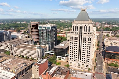 Center Pointe Greensboro unit 703, Greensboro, NC 27401 - photo 6