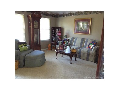 4003 Kendall Ct, Floyds Knobs, IN 47119 - photo 3