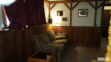 2731 W 72nd St, Davenport, IA 52806 - photo 2