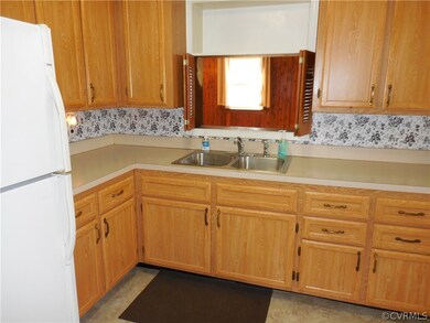 9812 Gardenia Dr, Henrico, VA 23228 - photo 4