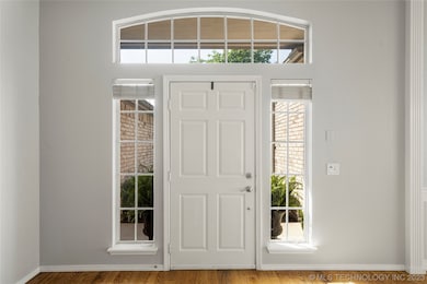 Welcome in to the bright, spacious Entry with Side