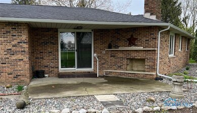 Patio w/fireplace