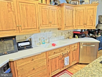 909 Walnut St, New Holland, PA 17557 - photo 5