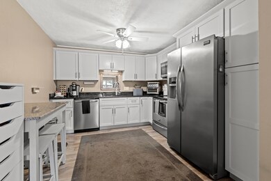 5 Walker Rd unit 11, North Andover, MA 01845 - photo 5