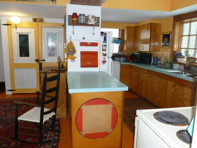 509 Center Rd, Hillsborough, NH 03244 - photo 4