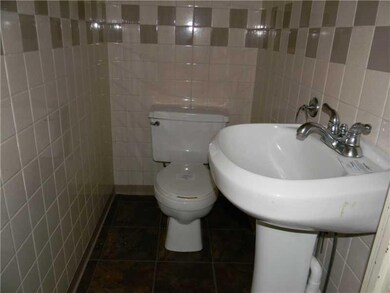 Partial Bath.