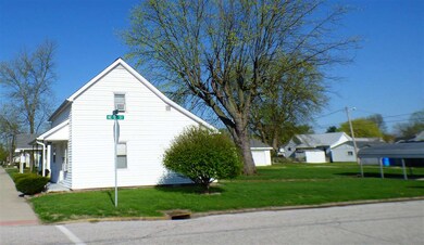 412 E Maple St, Washington, IN 47501 - photo 2