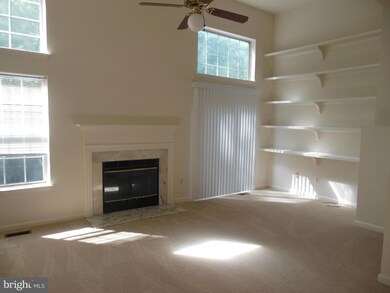 8306 Linden Oaks Ct, Lorton, VA 22079 - photo 6