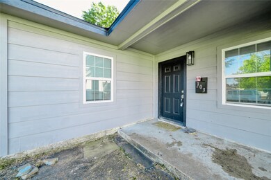 303 Park St, Baytown, TX 77520 - photo 5