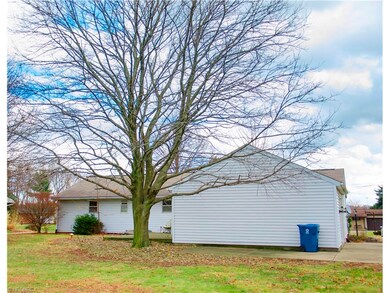 This home features a 2 car attached garage and a w