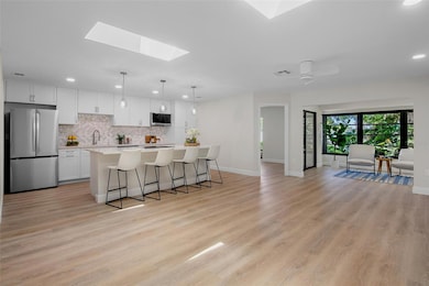 Living Room/Kitchen