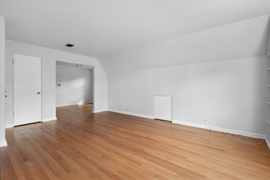 unlisted-address, Chicago, IL 60613 - photo 5