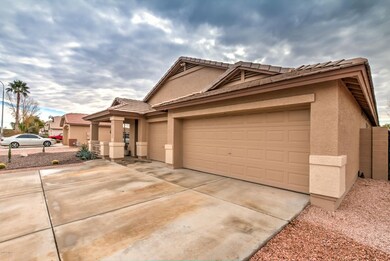 2093 E Morelos St-4