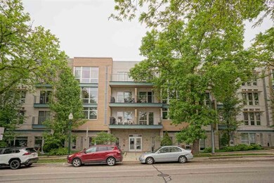 15 S Broom St unit 404, Madison, WI 53703 - photo 3