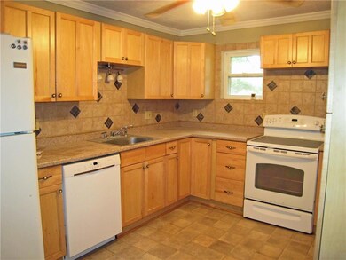 23 Dismukes St, Kittery, ME 03904 - photo 6