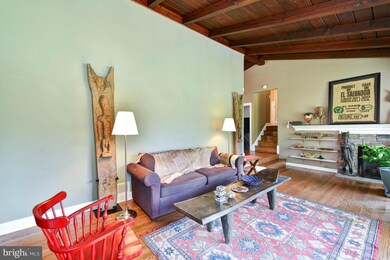 6803 Derrell Ct, Alexandria, VA 22307 - photo 2