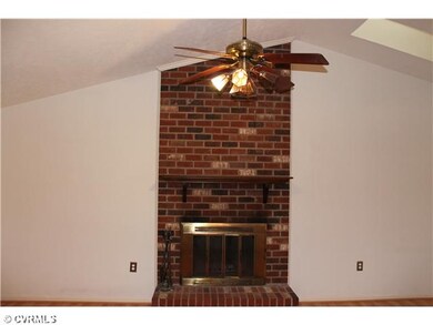 Den/Family/Great Room - Vaulted Family Rm with Sky