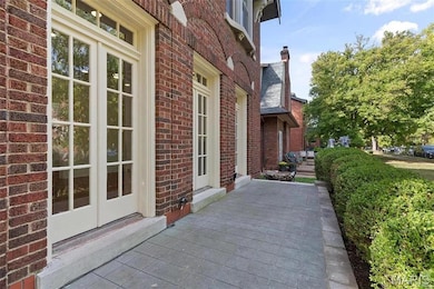 7118 Pershing Ave, Saint Louis, MO 63130 - photo 3