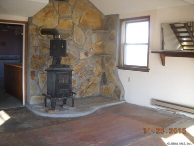 10 Donnelly Dr, Rensselaer, NY 12144 - photo 2