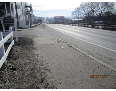 395 Lee Burbank Hwy unit 3, Revere, MA 02151 - photo 6