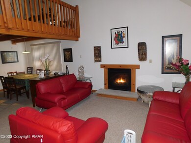 1035 Sundew Rd, Jefferson Township, PA 18436 - photo 3