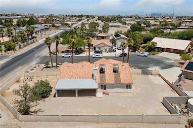 9490 Mohawk St, Las Vegas, NV 89139 - photo 2