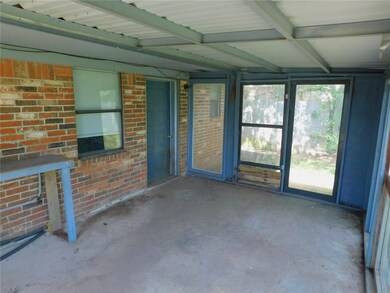 Son - Patio room