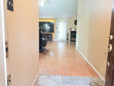 9406 Coast Bridge St, Houston, TX 77075 - photo 5