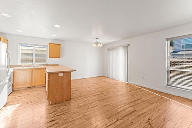 1387 Circlewood Dr, Central Point, OR 97502 - photo 5