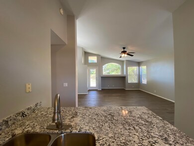 582 N Amber Ct, Chandler, AZ 85225 - photo 5