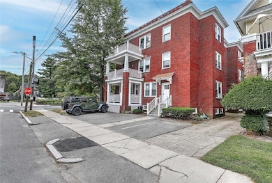 134 Irving Ave, Providence, RI 02906 - photo 2