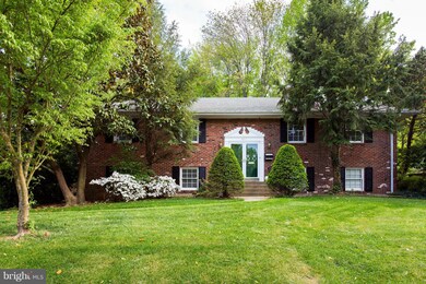 917 Emerald Dr, Alexandria, VA 22308 - photo 2