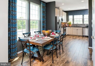 8200 Heritage Crossing Ct, Manassas, VA 20109 - photo 6