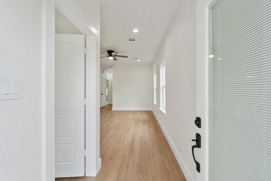 929 Marjorie St unit A/B, Houston, TX 77088 - photo 4